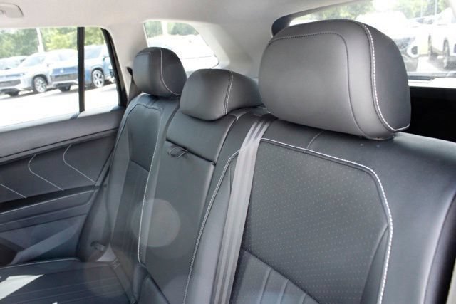Used 2023 Volkswagen Tiguan SE AWD/4WD image 15