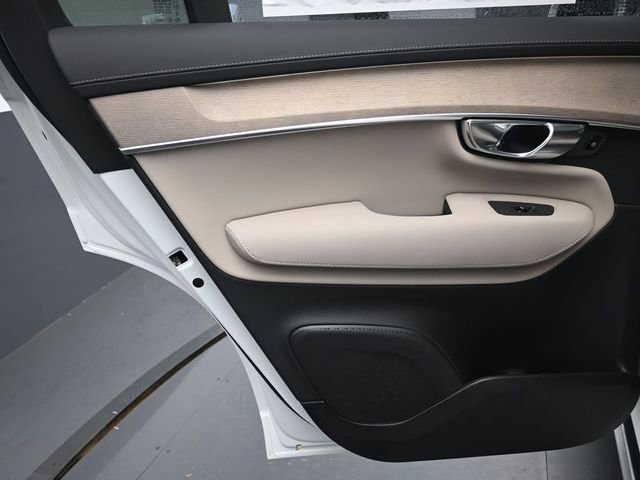 New 2026 Volvo XC90 T8 Plus w/ Protection Package Premier image 23