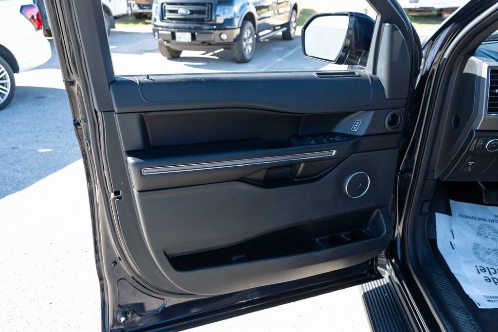 Used 2021 Ford Expedition XLT RWD image 11
