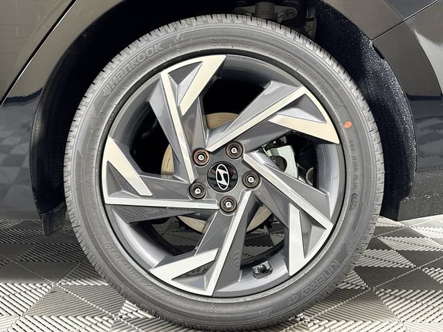 New 2025 Hyundai Elantra SEL FWD image 44