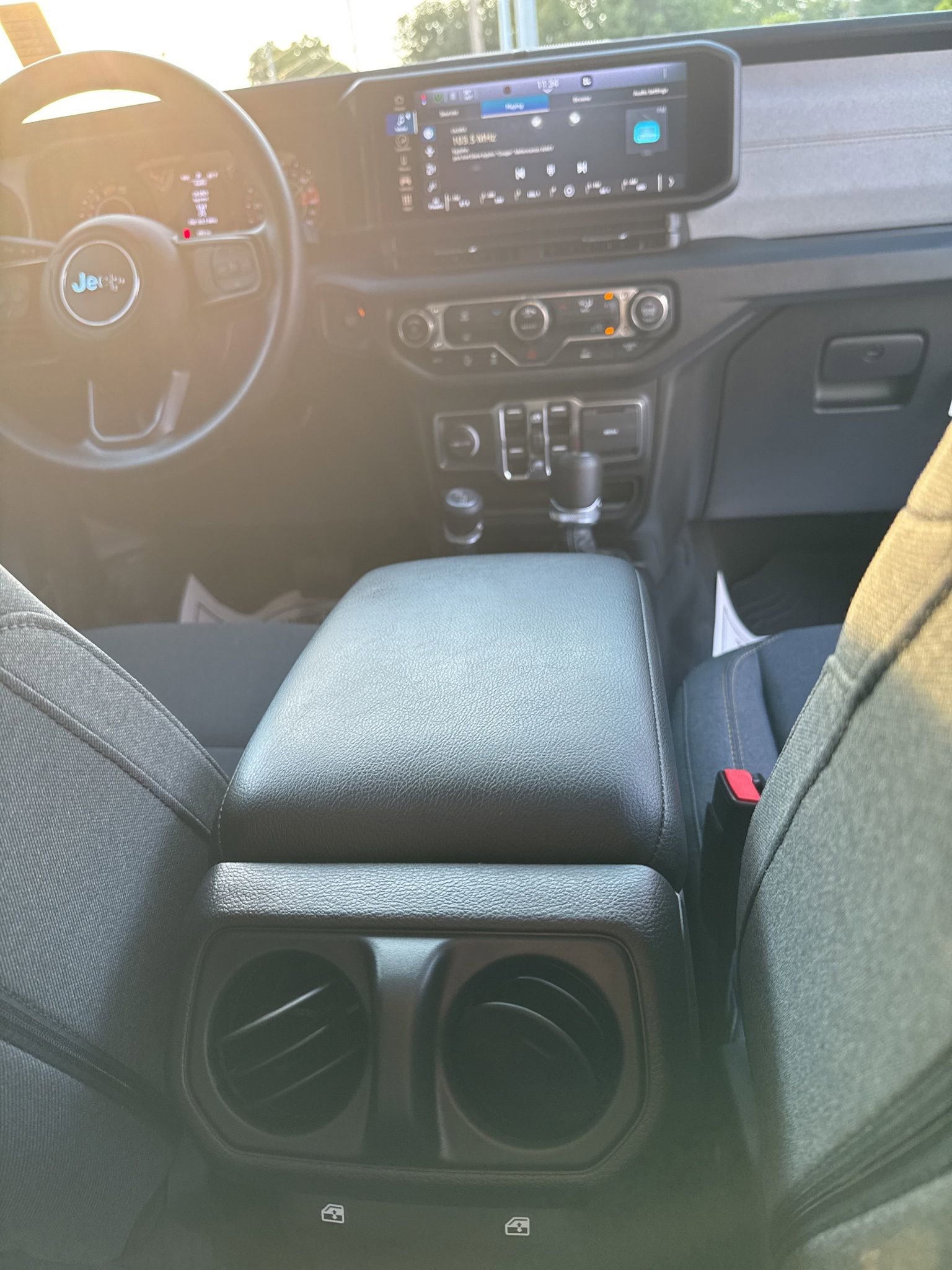 Used 2024 Jeep Wrangler Sport image 23