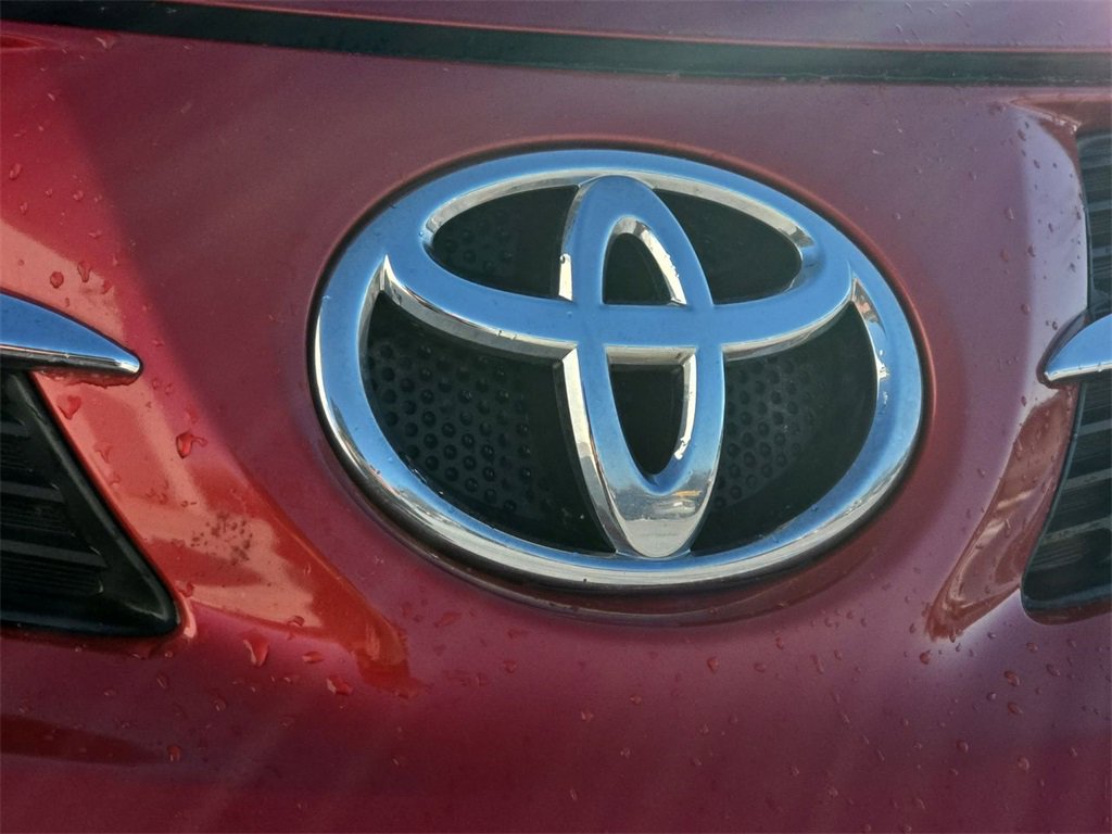 Used 2015 Toyota RAV4 XLE image 32
