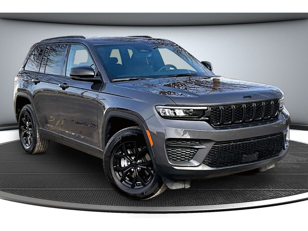 Certified 2025 Jeep Grand Cherokee Altitude image 13