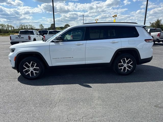 Used 2024 Jeep Grand Cherokee L Limited w/ Luxury Tech Group II AWD/4WD image 16