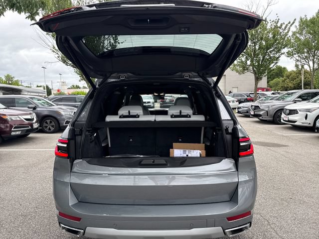 Used 2024 BMW X7 xDrive40i w/ Premium Package AWD/4WD image 11