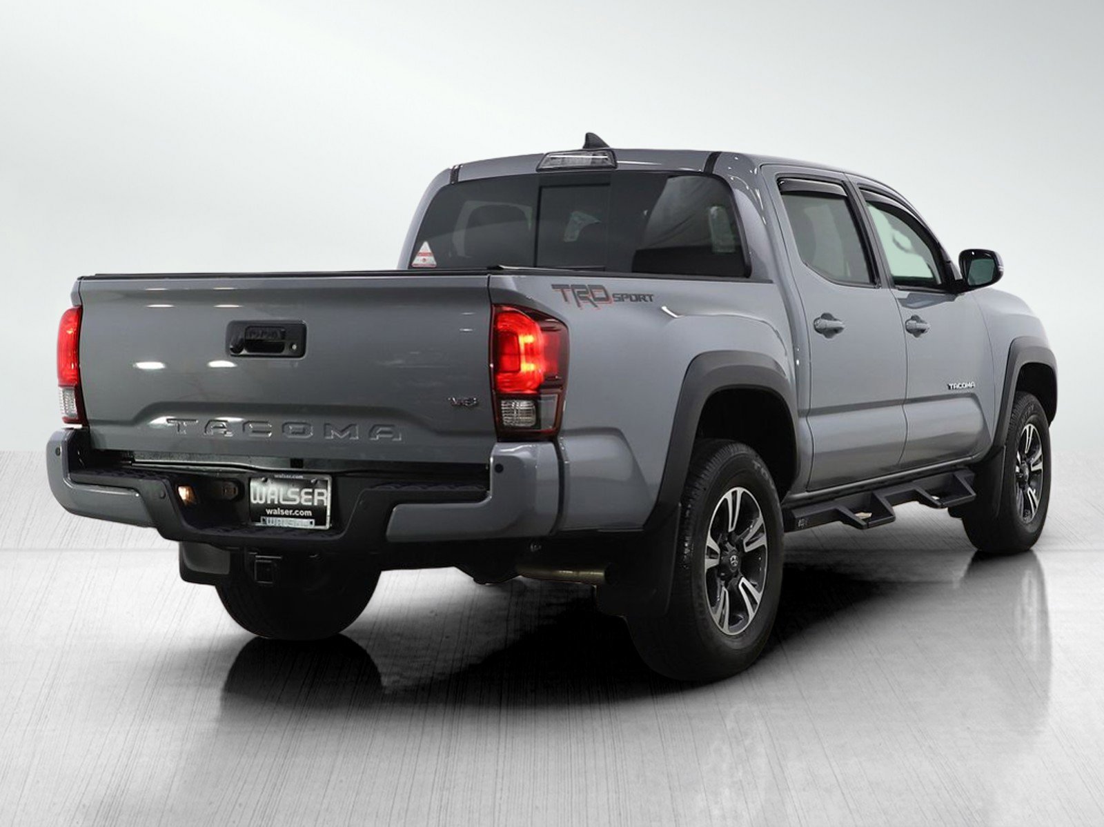 Used 2019 Toyota Tacoma TRD Sport w/ Technology Package image 5