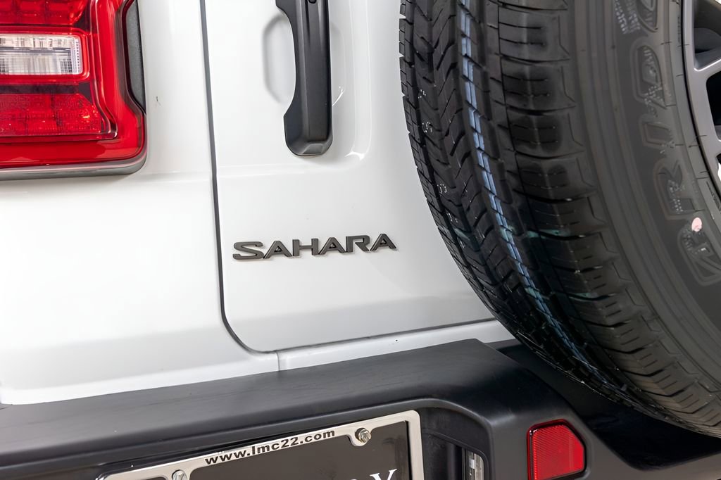 Used 2025 Jeep Wrangler Unlimited Sahara AWD/4WD image 25