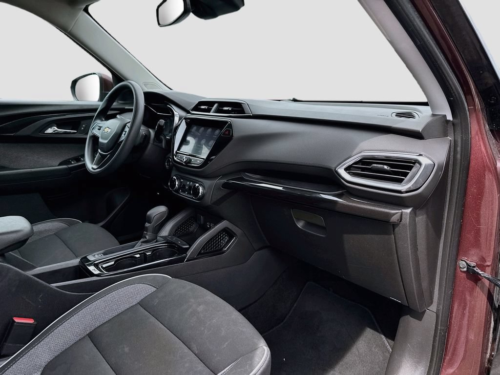Used 2022 Chevrolet TrailBlazer LT w/ Convenience Package FWD image 27