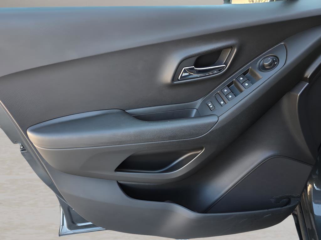 Used 2019 Chevrolet Trax LT image 16