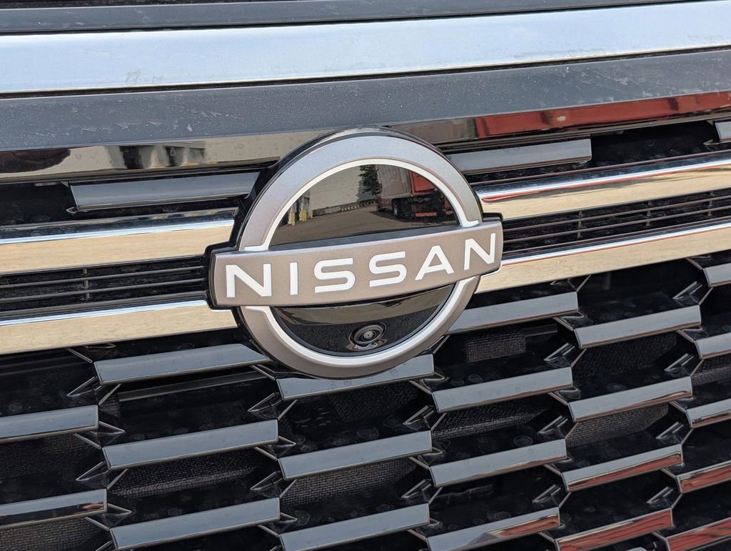 Used 2025 Nissan Armada SL w/ Captain's Chari Seat Package image 5