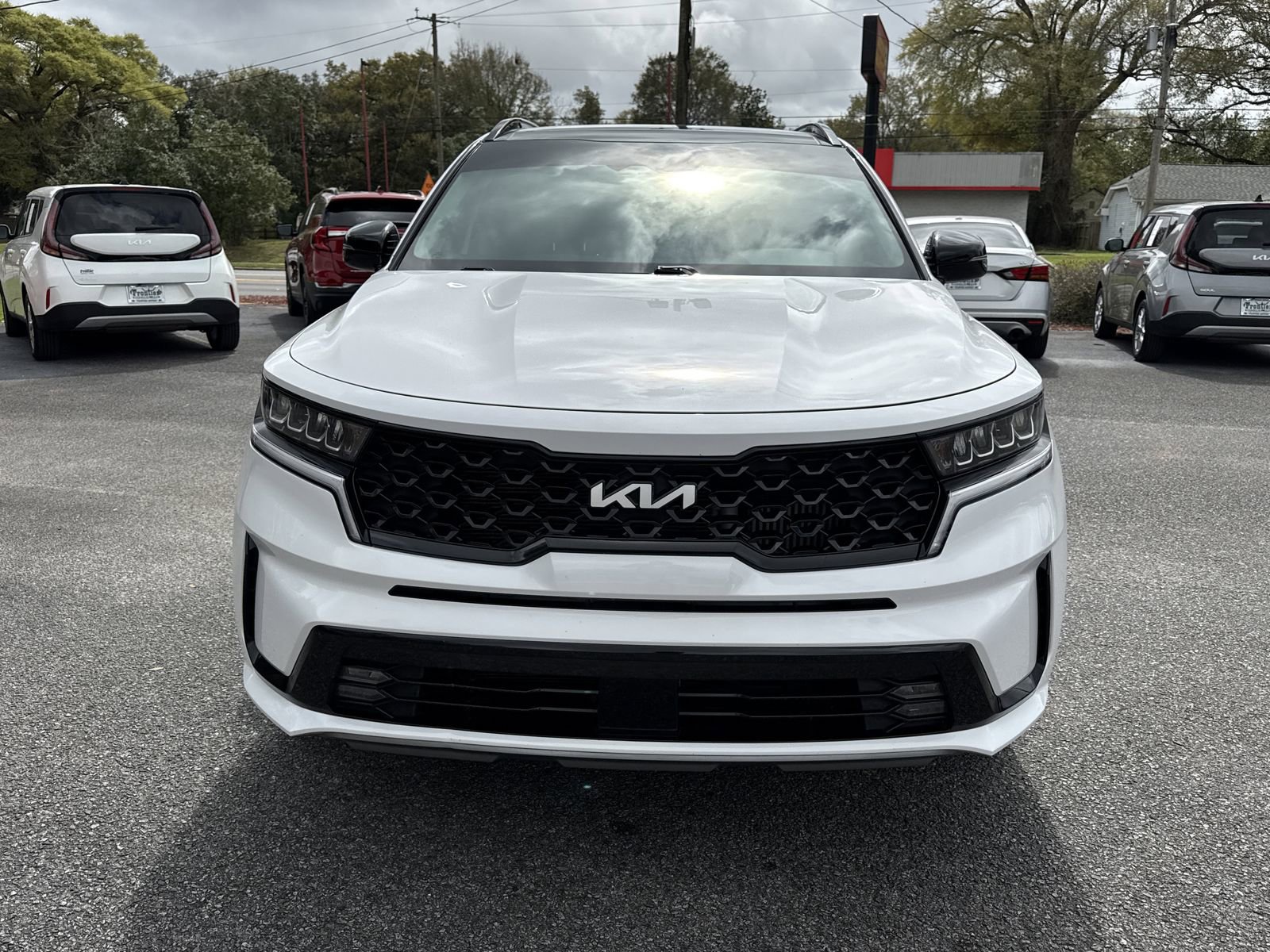 Used 2022 Kia Sorento EX w/ Panoramic Sunroof Package image 8