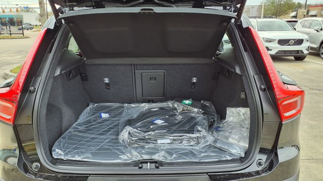 New 2026 Volvo XC40 B5 Plus w/ Protection Package Premier image 9