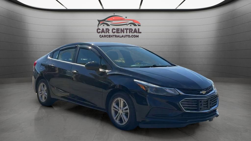 Used 2017 Chevrolet Cruze LT w/ Leather Package image 7