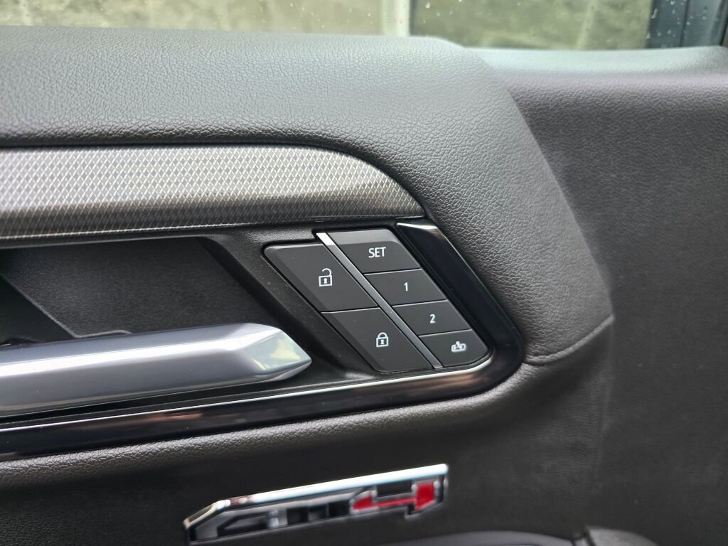 Used 2022 GMC Sierra 1500 AT4 w/ AT4 Premium Package image 32