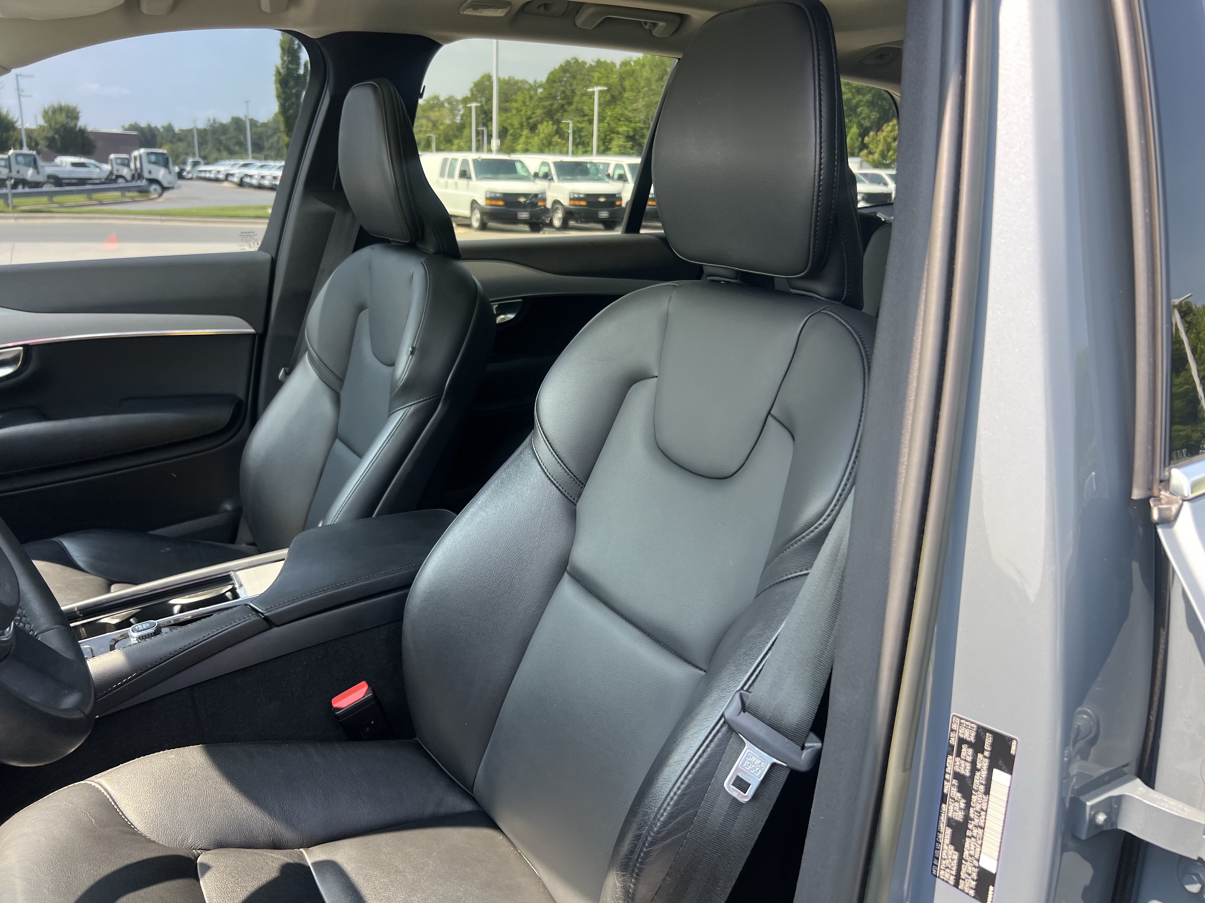 Used 2023 Volvo XC90 B5 Core AWD/4WD image 17