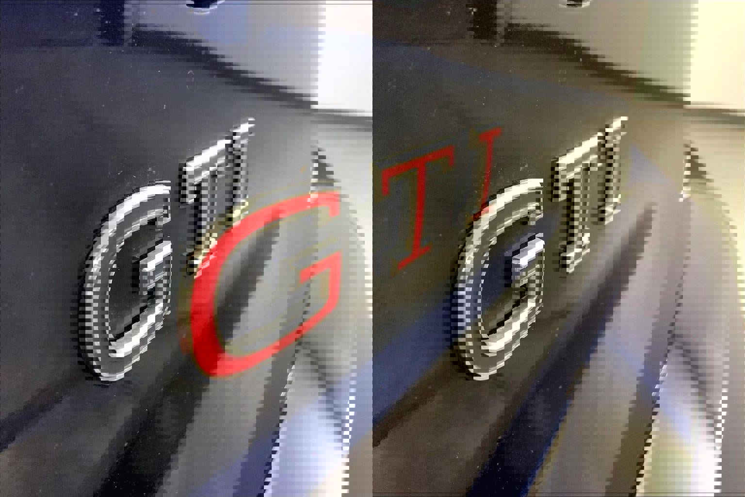 Used 2022 Volkswagen GTI SE image 8