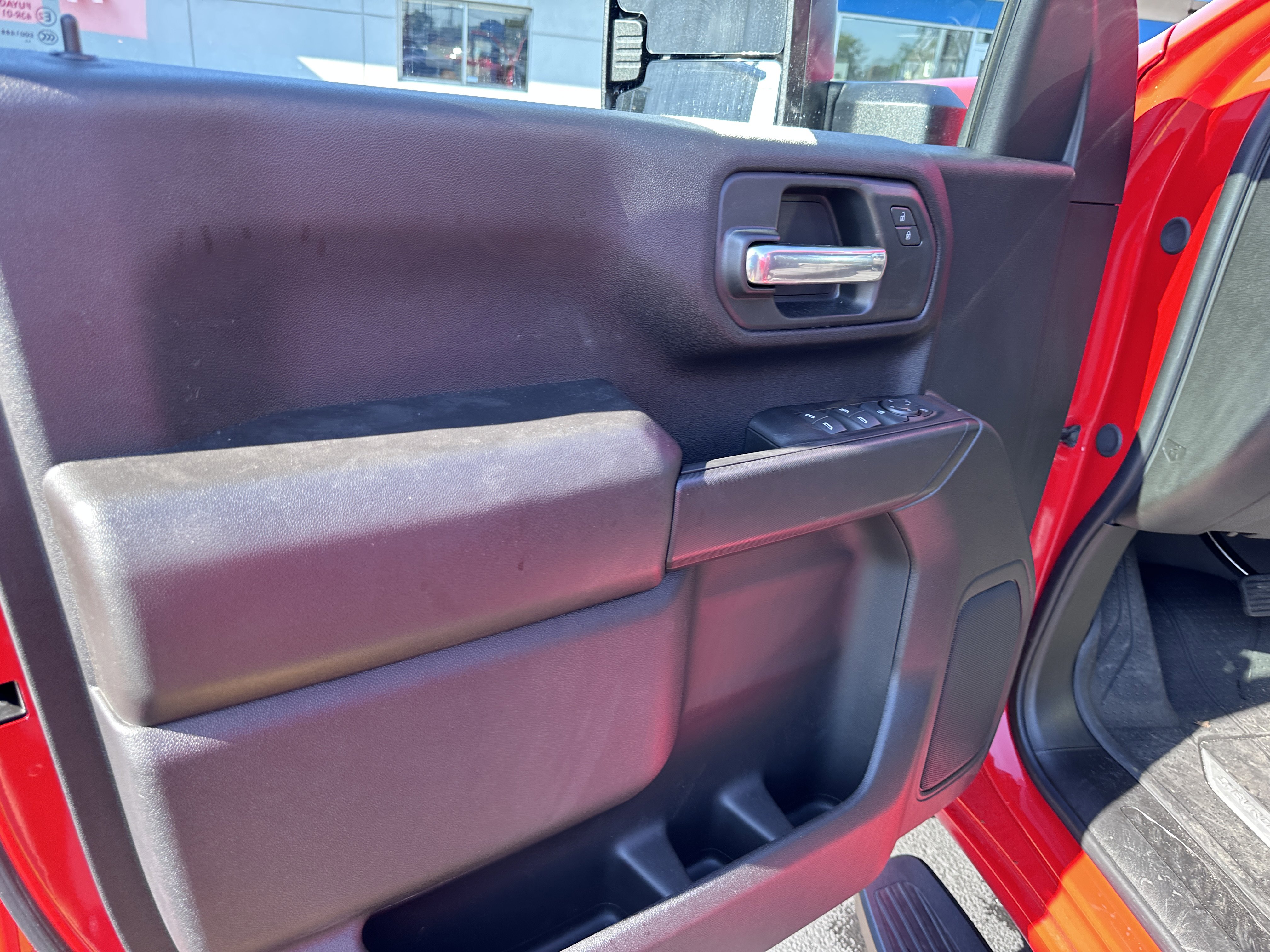 Used 2025 Chevrolet Silverado 2500 Custom image 13