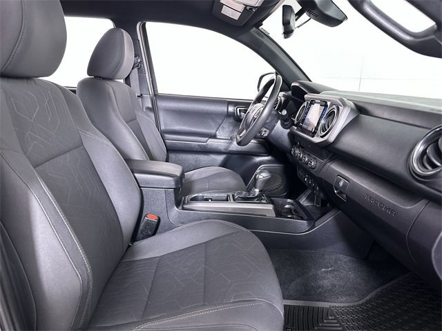 Used 2019 Toyota Tacoma TRD Sport w/ Technology Package image 29