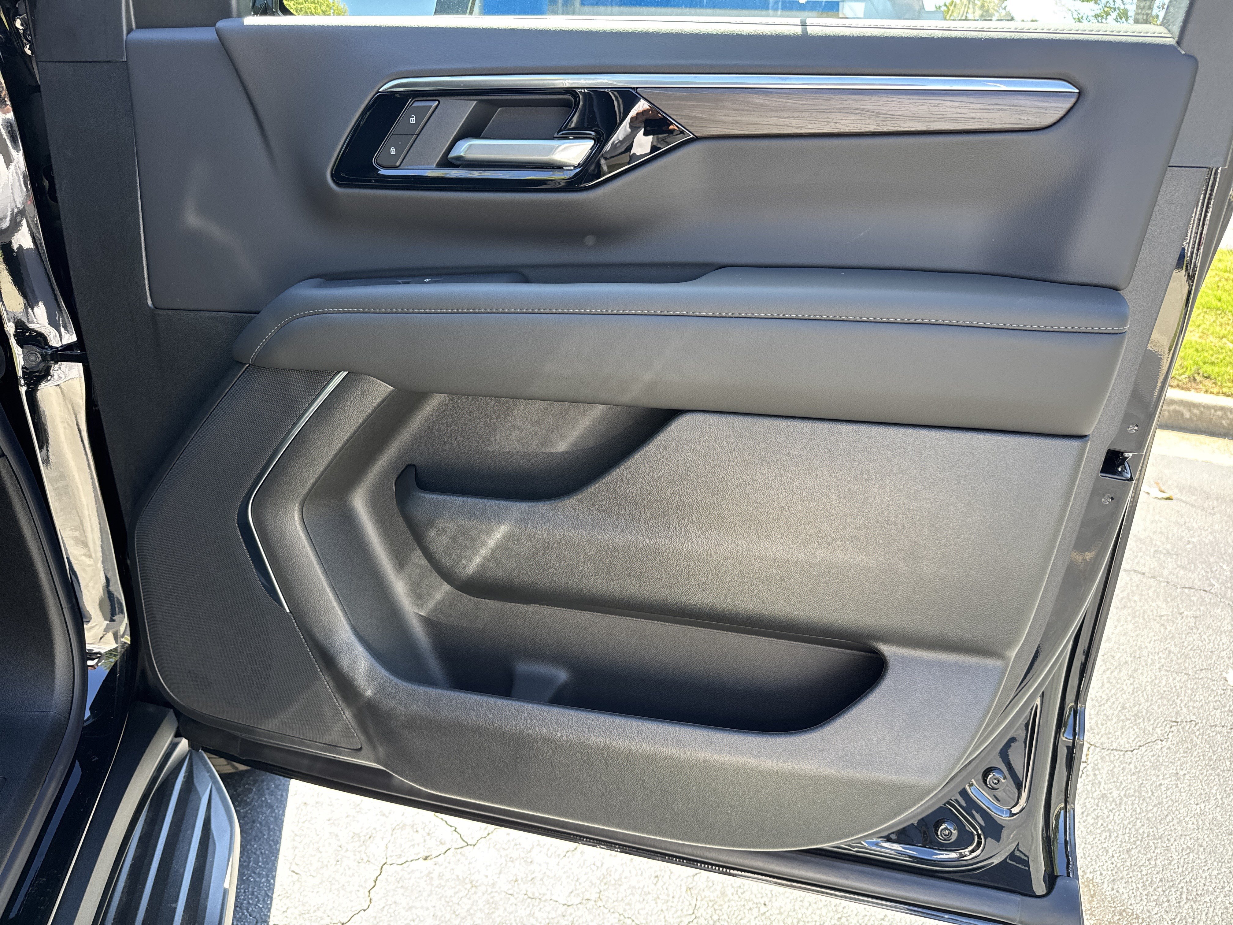 New 2026 Chevrolet Suburban LS RWD image 14