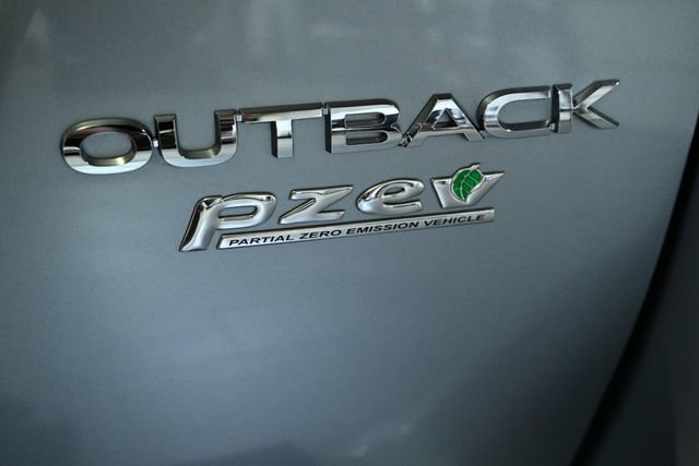 Used 2017 Subaru Outback 2.5i Limited image 12