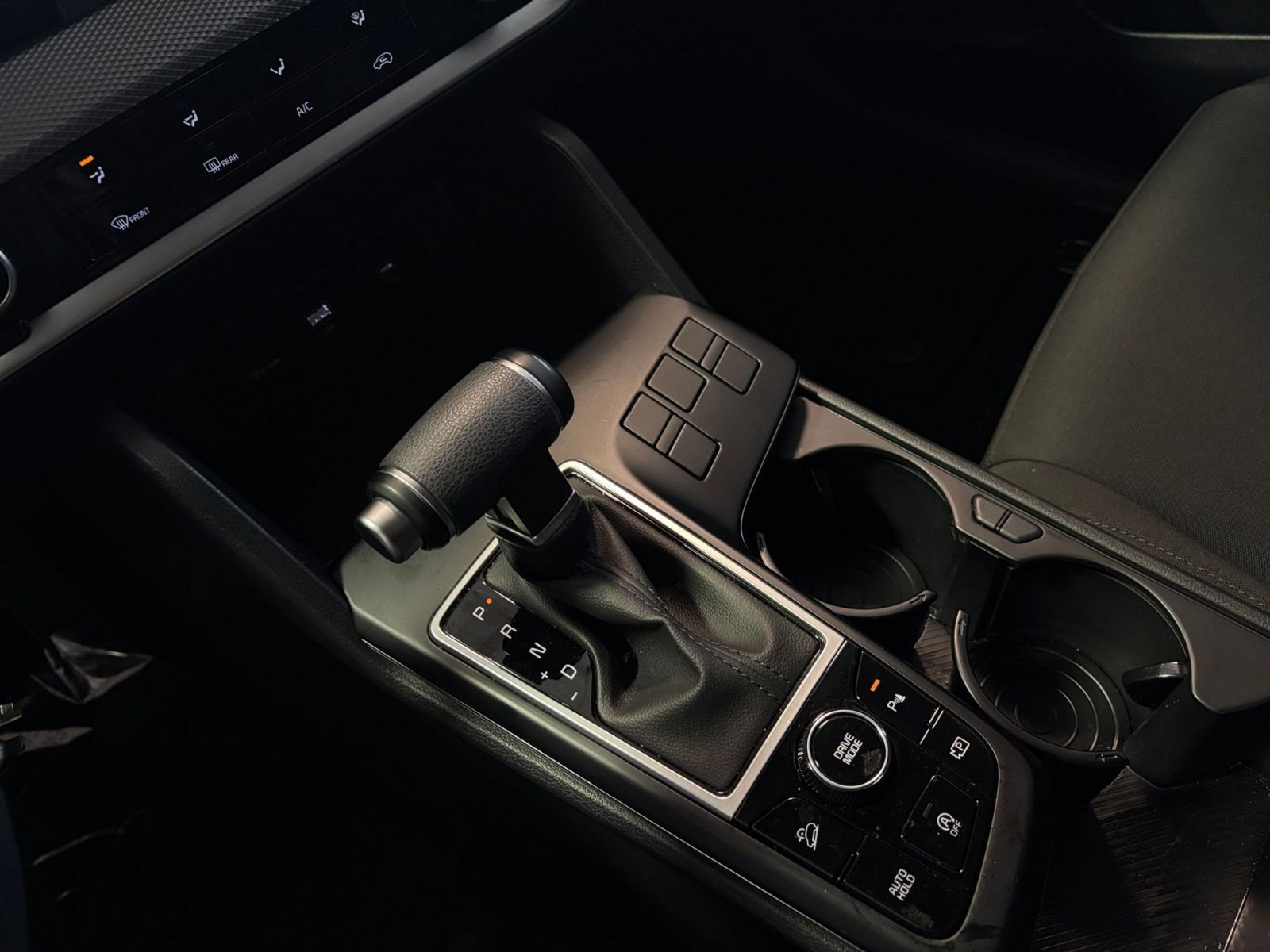 Used 2025 Kia Sportage LX image 45