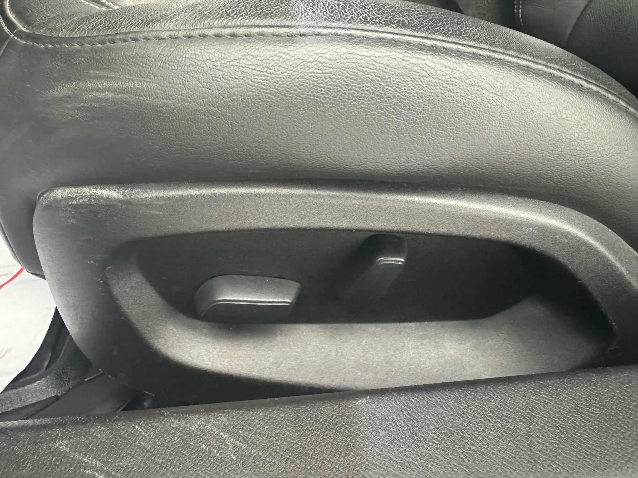 Used 2018 Chevrolet Corvette Stingray Coupe w/ Battery Protection Package image 30