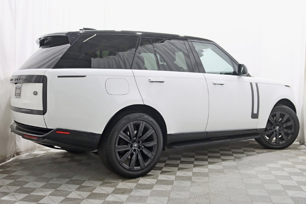 Used 2023 Land Rover Range Rover SE AWD/4WD image 8