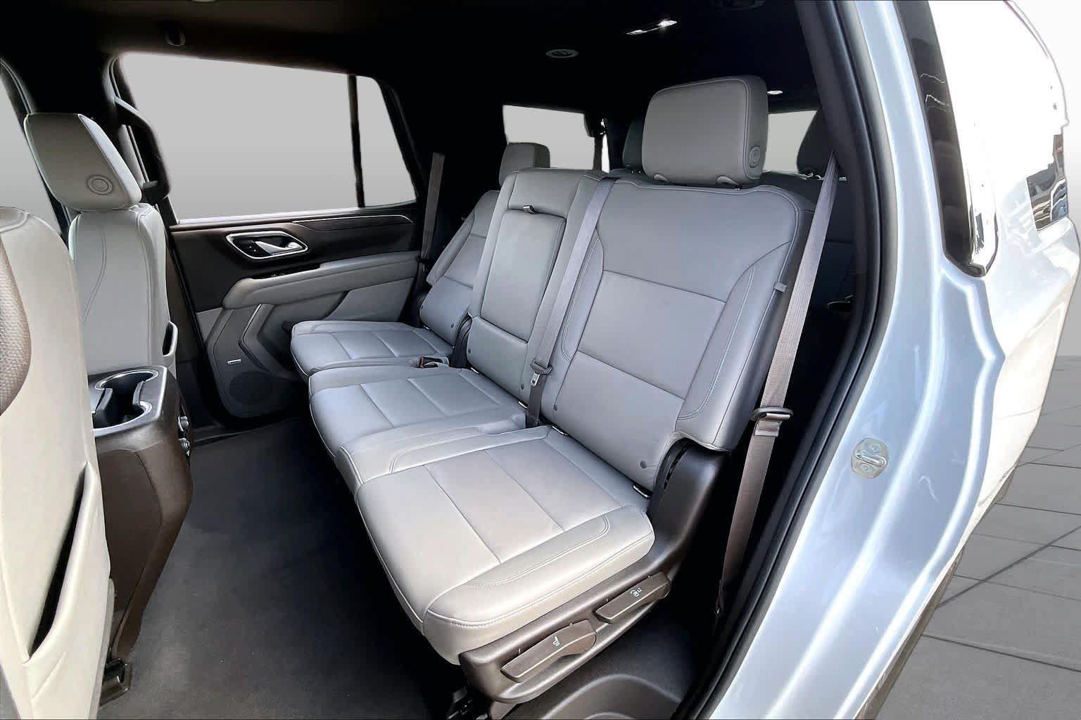Used 2022 Chevrolet Tahoe LT w/ Luxury Package RWD image 21