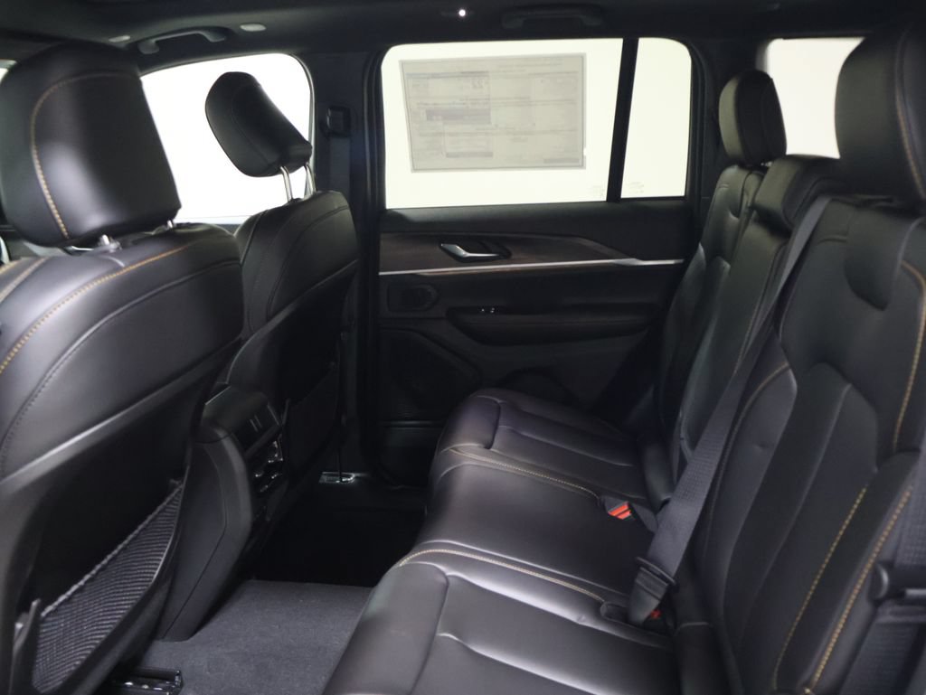 New 2026 Jeep Grand Cherokee Limited AWD/4WD image 12
