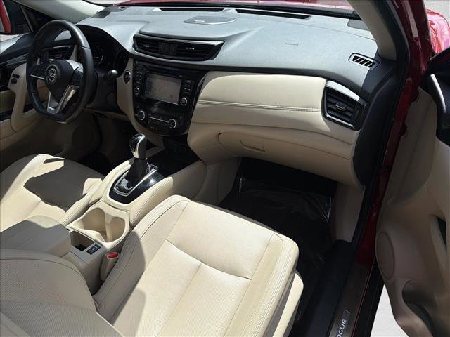 Used 2017 Nissan Rogue SL w/ SL Premium Package AWD/4WD image 25