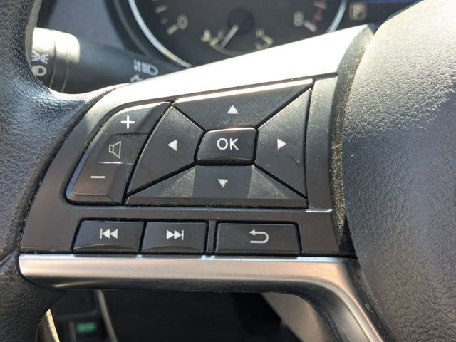 Used 2020 Nissan Rogue Sport S image 17