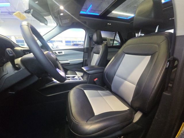 Certified 2023 Ford Explorer XLT w/ Equipment Group 202A image 29