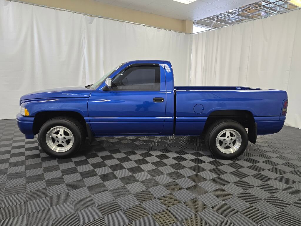 Used 1996 Dodge Ram 1500 Truck Laramie image 2