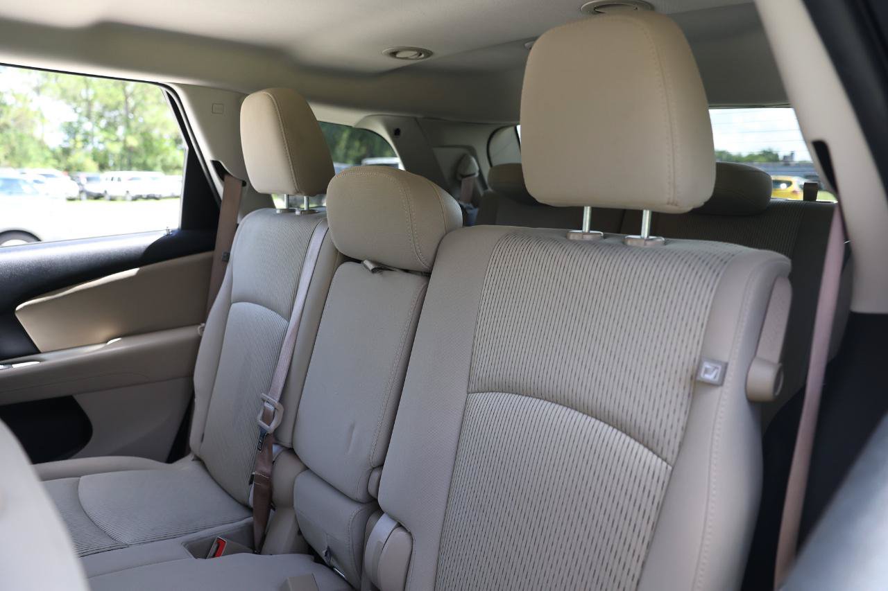 Used 2017 Dodge Journey SXT w/ Comfort/Convenience Group FWD image 8