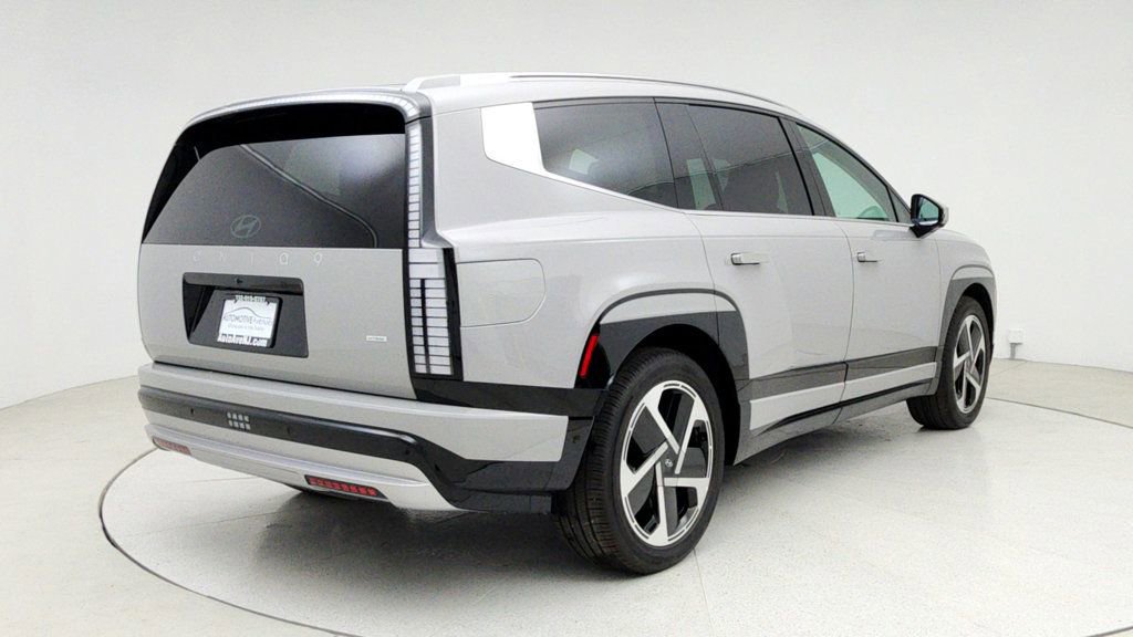 Used 2026 Hyundai Ioniq 9 Limited image 5