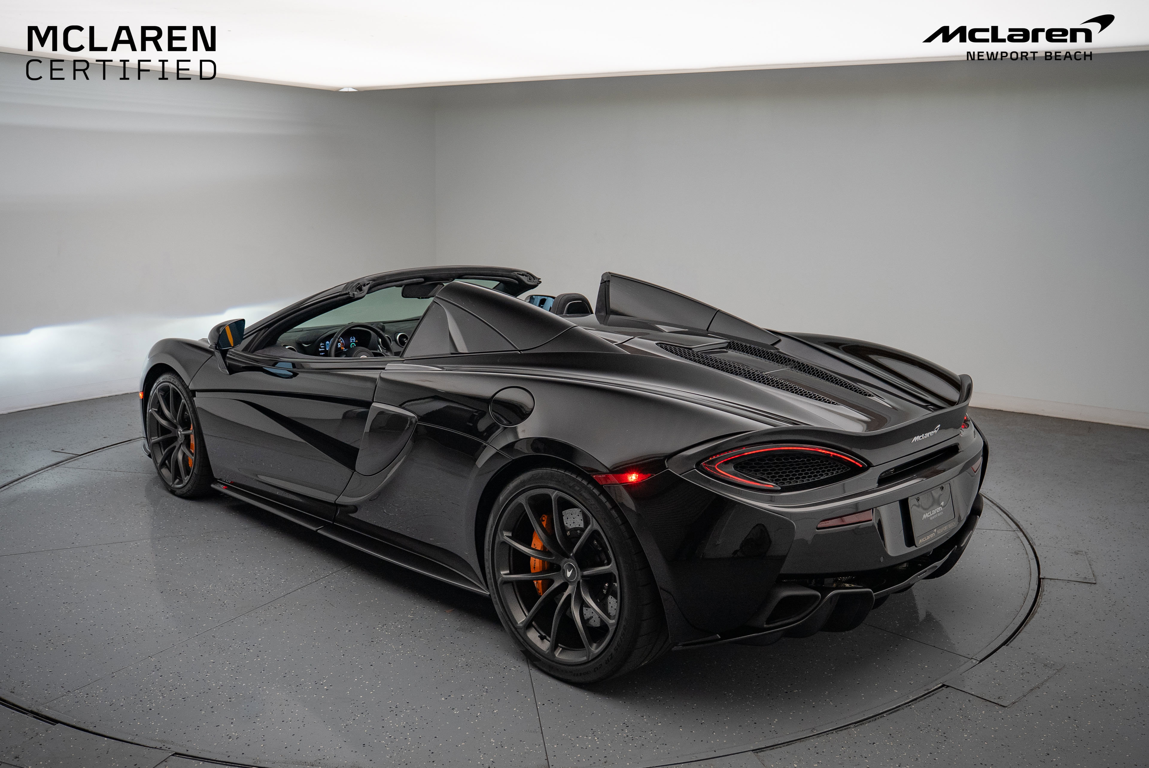 Used 2019 McLaren 570S Spider image 14