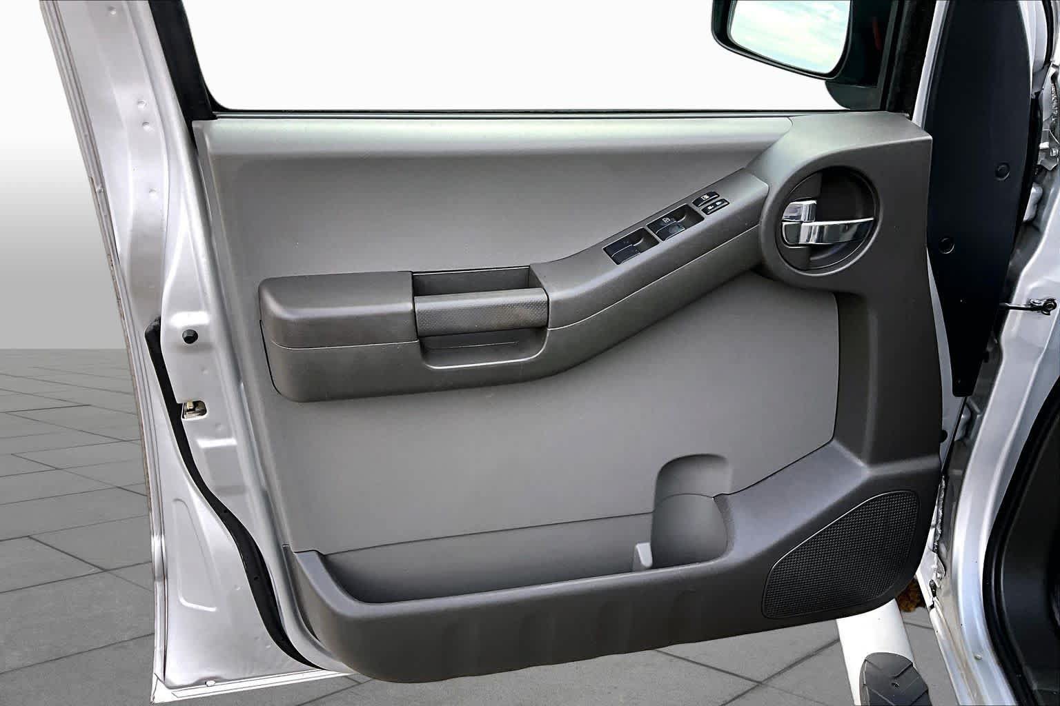 Used 2014 Nissan Xterra X RWD image 20