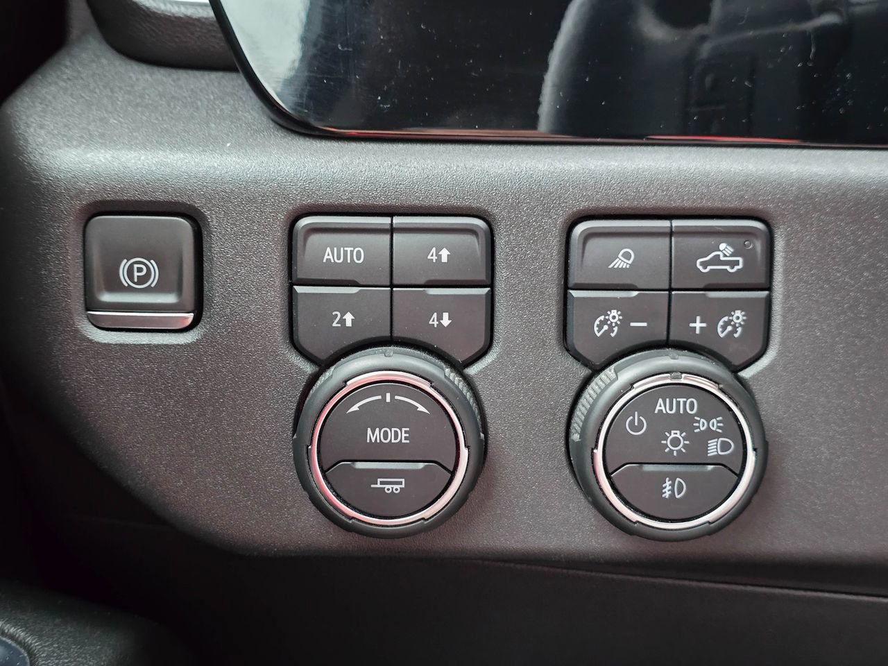 Used 2024 Chevrolet Silverado 1500 LT Trail Boss w/ LT Trail Boss Premium Package image 24