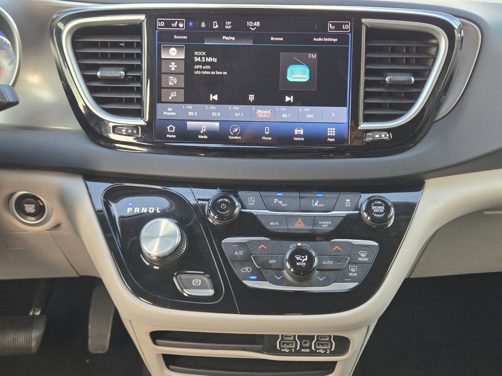 Used 2023 Chrysler Pacifica Touring-L FWD image 25