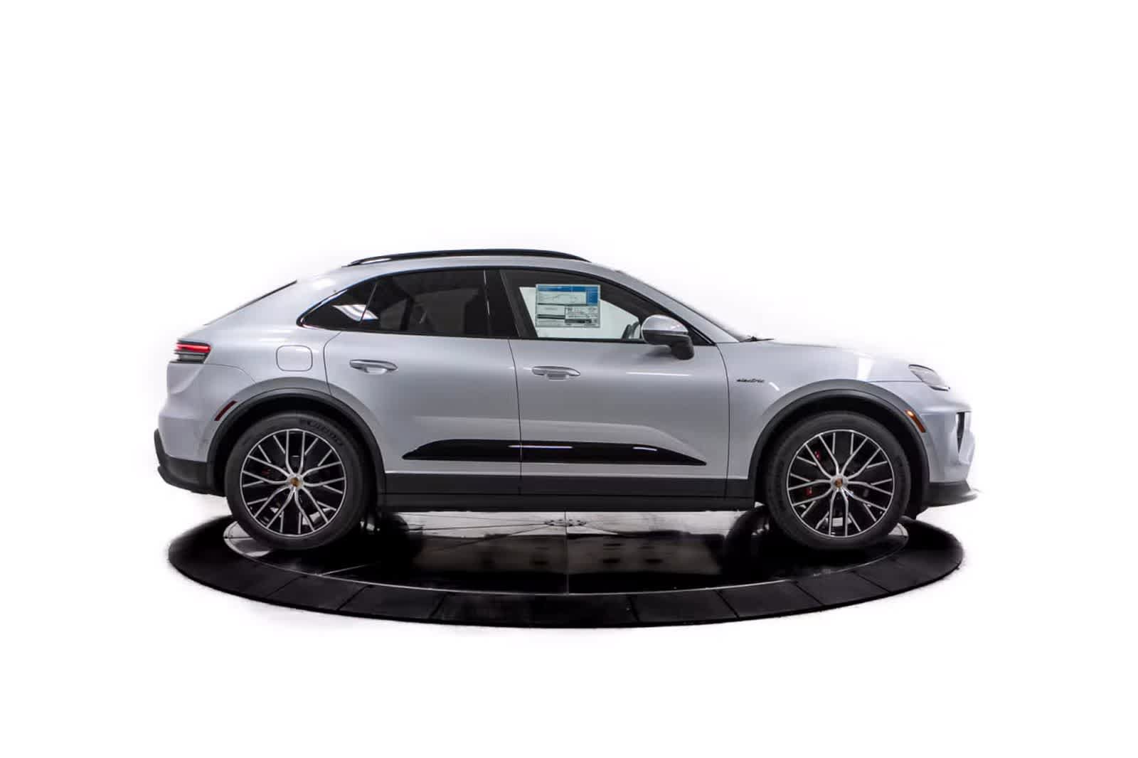 Certified 2026 Porsche Macan 4S Electric AWD/4WD image 8