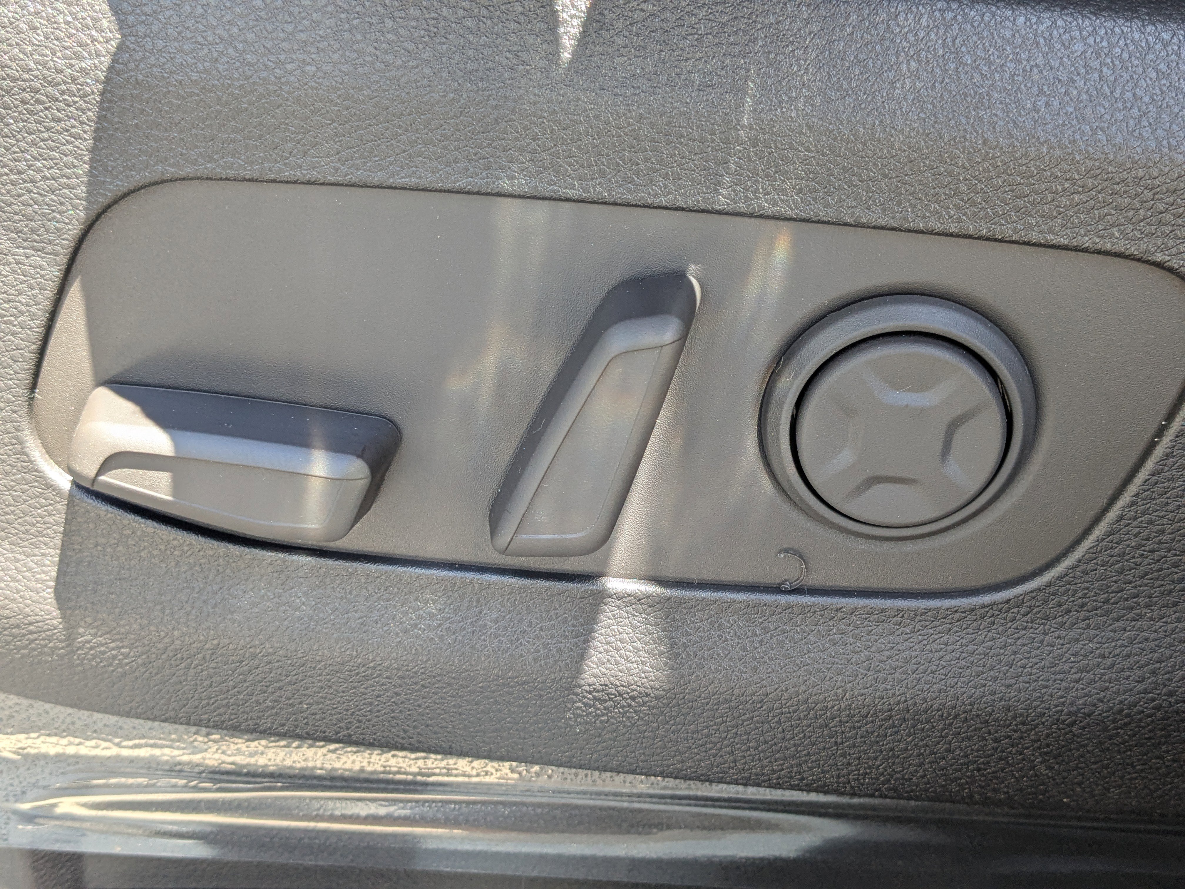 New 2026 Kia Carnival SX w/ SX Dark Edition Package FWD image 27