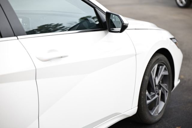 Certified 2025 Hyundai Elantra Limited image 7