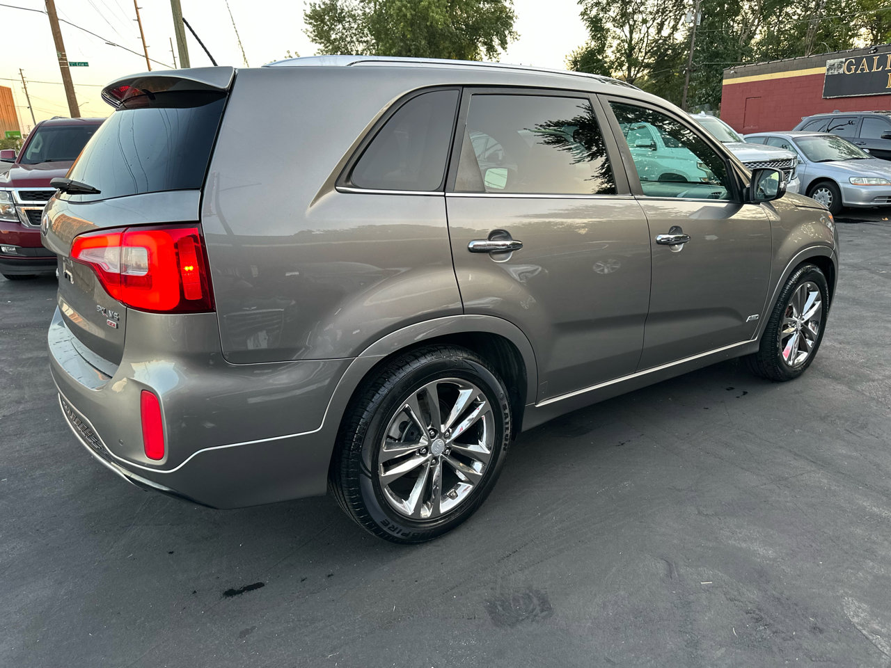 Used 2014 Kia Sorento SX w/ 3rd Row Package image 9