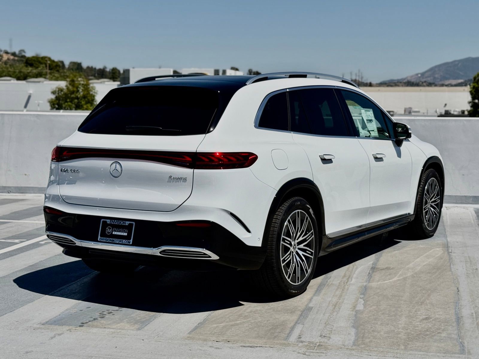 New 2026 Mercedes-Benz EQS 550 4MATIC SUV image 14