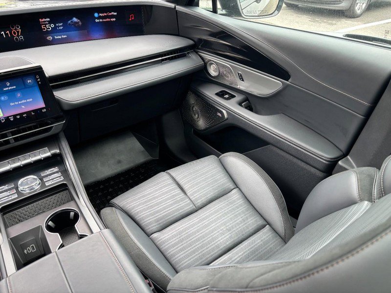 Used 2025 Lincoln Nautilus Reserve AWD/4WD image 14
