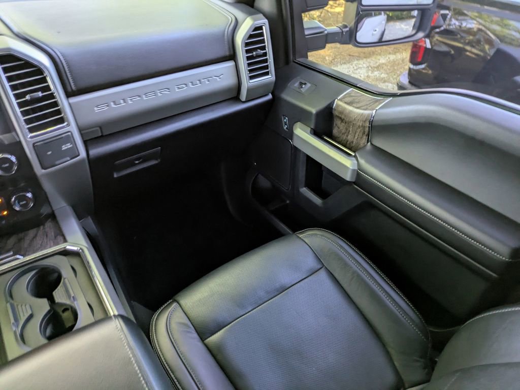 Used 2017 Ford F250 Lariat w/ Lariat Value Package image 17