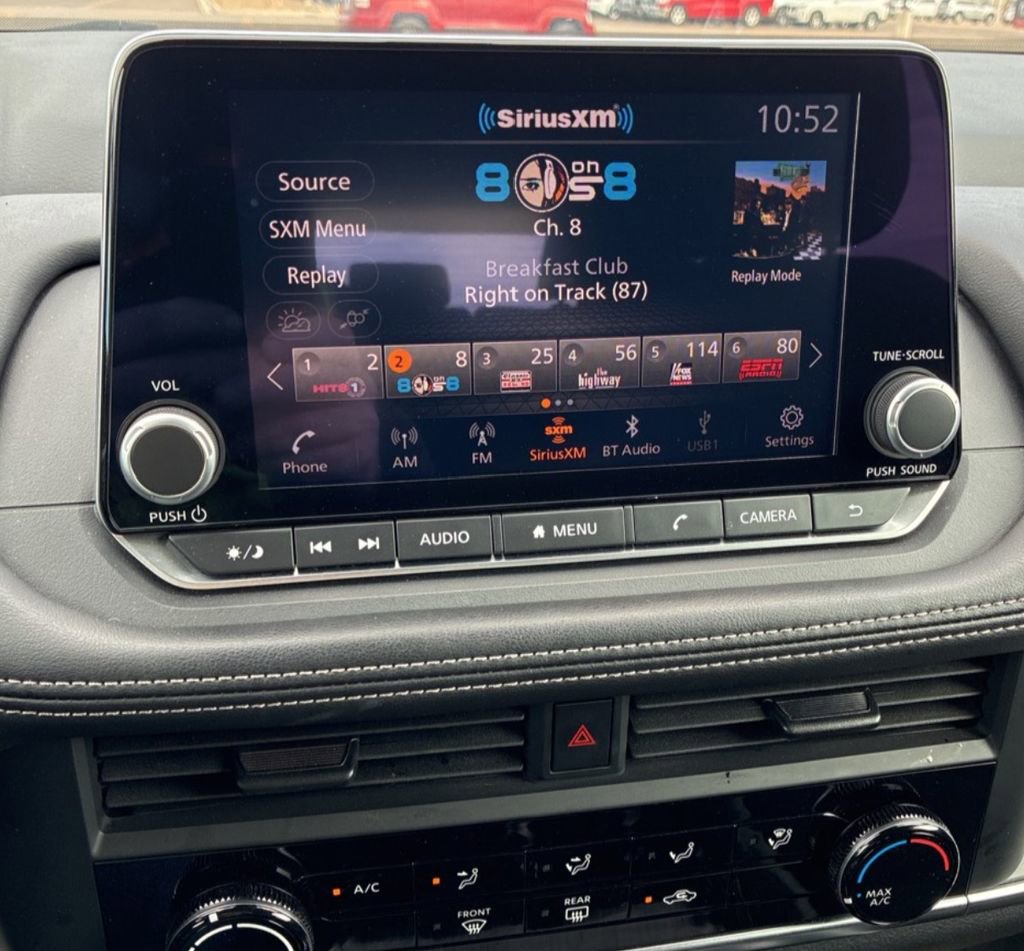 Used 2024 Nissan Rogue S image 15