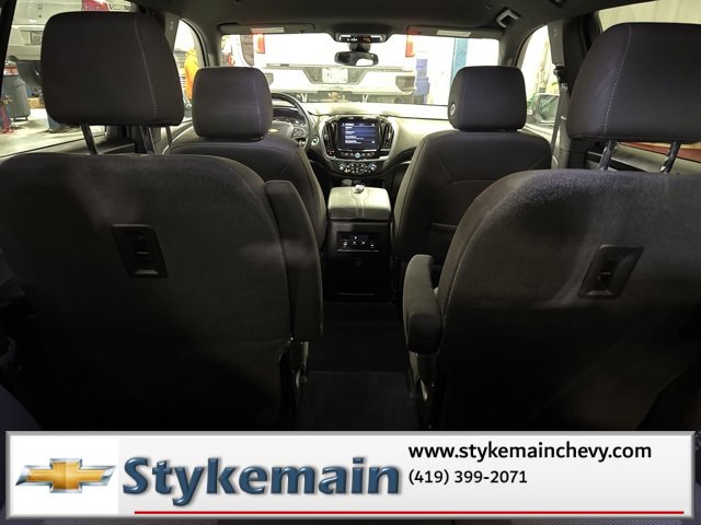 Used 2023 Chevrolet Traverse LT image 16