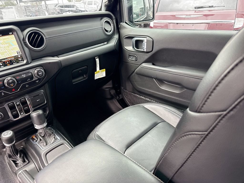 Used 2023 Jeep Wrangler Unlimited Sahara image 25