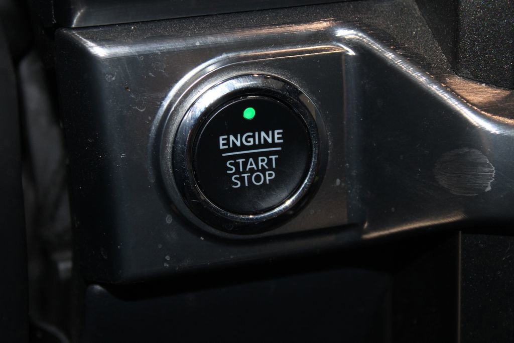 Used 2023 Ford F150 Lariat w/ Equipment Group 502A High image 28